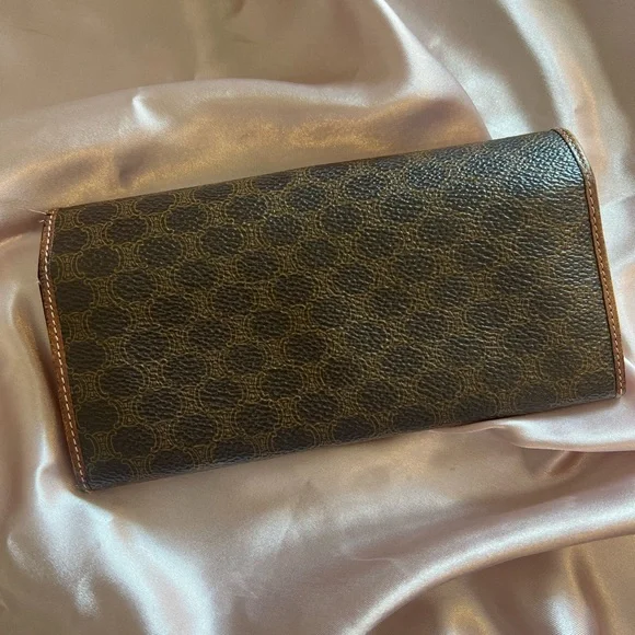 Céline Wallet - Picture 7 of 9